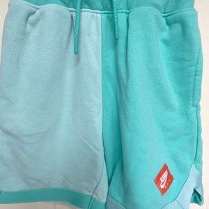 NWOT Nike Jordan Jump Man Youth Small Shorts (8/10) Color block